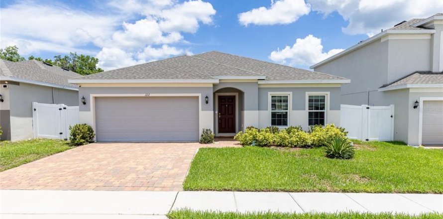 House in Davenport, Florida 4 bedrooms, 170.66 sq.m. № 1252605