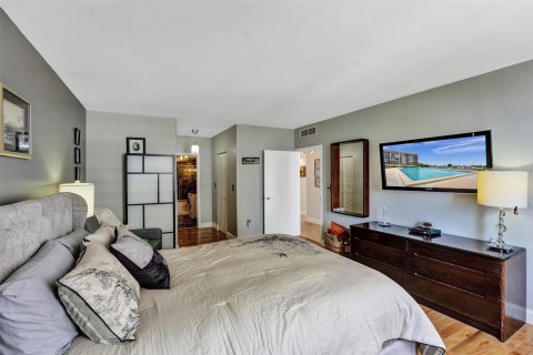 Condominio en venta en Hallandale Beach, Florida, 2 dormitorios, 124.49 m2 № 1226767 - foto 30
