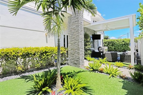 Touwnhouse à vendre à Fort Lauderdale, Floride: 3 chambres, 161.65 m2 № 1293911 - photo 2