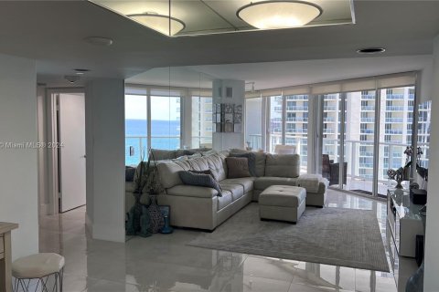 Condo in Sunny Isles Beach, Florida, 3 bedrooms  № 1293561 - photo 15