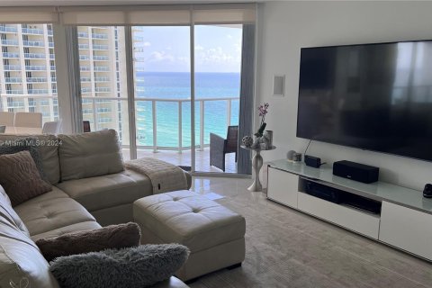 Condo in Sunny Isles Beach, Florida, 3 bedrooms  № 1293561 - photo 17