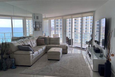 Condo in Sunny Isles Beach, Florida, 3 bedrooms  № 1293561 - photo 16