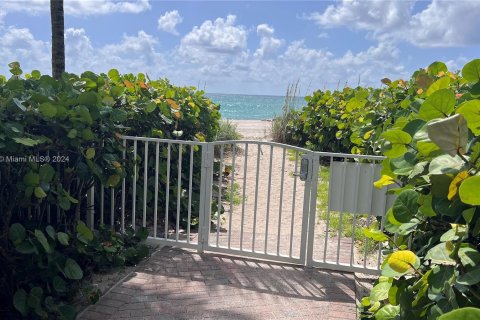 Copropriété à vendre à Sunny Isles Beach, Floride: 3 chambres, 163.51 m2 № 1293561 - photo 7