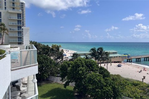 Condo in Sunny Isles Beach, Florida, 3 bedrooms  № 1293561 - photo 2