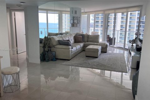 Condo in Sunny Isles Beach, Florida, 3 bedrooms  № 1293561 - photo 21