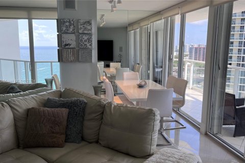 Condo in Sunny Isles Beach, Florida, 3 bedrooms  № 1293561 - photo 24