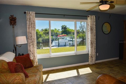 Casa en venta en Port Charlotte, Florida, 3 dormitorios, 142.14 m2 № 1041789 - foto 26