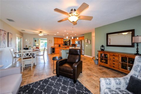 Casa en venta en Port Charlotte, Florida, 3 dormitorios, 142.14 m2 № 1041789 - foto 6