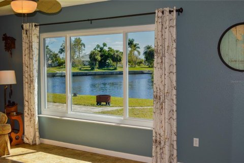 Casa en venta en Port Charlotte, Florida, 3 dormitorios, 142.14 m2 № 1041789 - foto 27