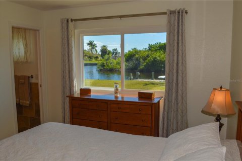 Casa en venta en Port Charlotte, Florida, 3 dormitorios, 142.14 m2 № 1041789 - foto 14