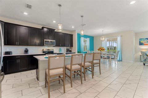 Casa en venta en Davenport, Florida, 6 dormitorios, 305.74 m2 № 1381045 - foto 4