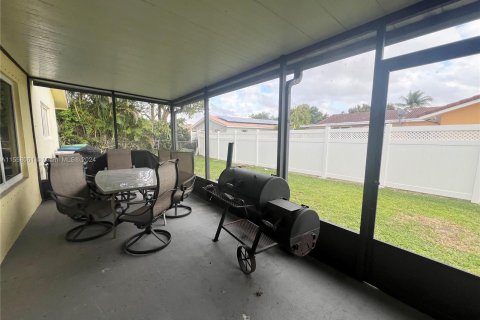 Casa en venta en Coral Springs, Florida, 5 dormitorios, 193.98 m2 № 1091366 - foto 19