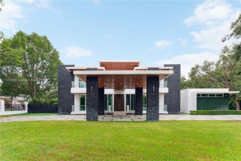 Casa en venta en Pinecrest, Florida, 8 dormitorios, 942.96 m2 № 1067489 - foto 3
