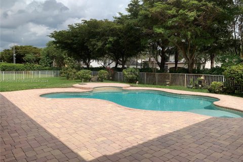 Villa ou maison à louer à Miramar, Floride: 5 chambres, 369.01 m2 № 1067483 - photo 19