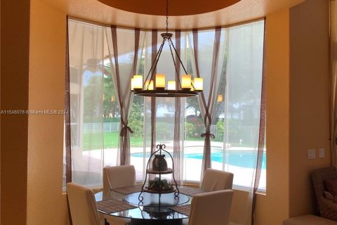 Villa ou maison à louer à Miramar, Floride: 5 chambres, 369.01 m2 № 1067483 - photo 5