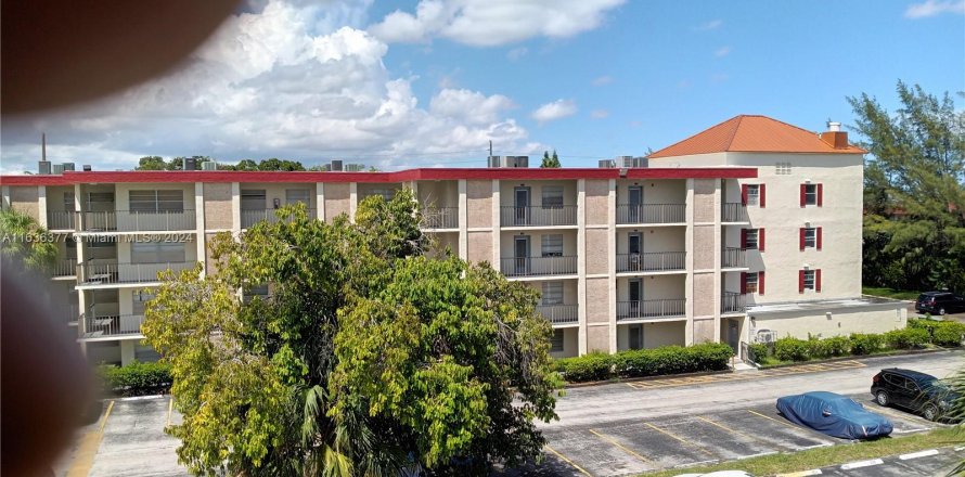 Condo in Lauderdale Lakes, Florida, 1 bedroom  № 1320912