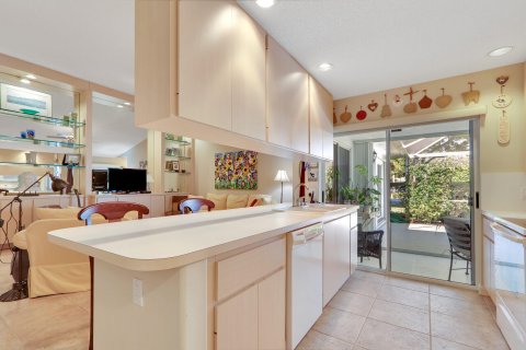 Touwnhouse à vendre à Palm Beach Gardens, Floride: 2 chambres, 107.02 m2 № 1022031 - photo 6