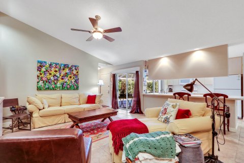 Touwnhouse à vendre à Palm Beach Gardens, Floride: 2 chambres, 107.02 m2 № 1022031 - photo 3