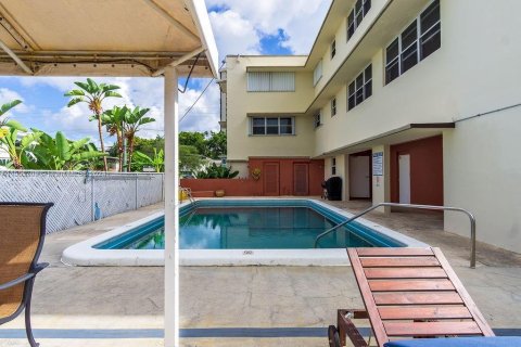 Condominio en alquiler en Miami Shores, Florida, 2 dormitorios, 136.1 m2 № 1076434 - foto 6