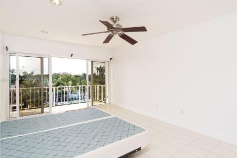 Copropriété à louer à Miami Shores, Floride: 2 chambres, 136.1 m2 № 1076434 - photo 15