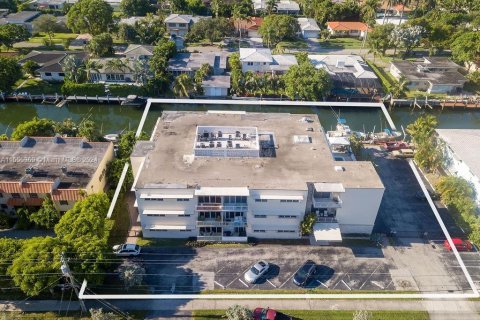 Condominio en alquiler en Miami Shores, Florida, 2 dormitorios, 136.1 m2 № 1076434 - foto 1