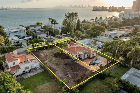 Terreno en venta en Miami Beach, Florida № 1240495 - foto 19