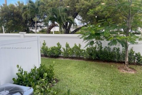 Adosado en venta en Deerfield Beach, Florida, 3 dormitorios, 166.02 m2 № 1240493 - foto 6