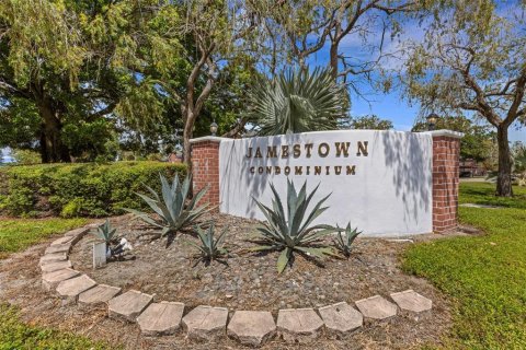 Condo in Saint Petersburg, Florida, 1 bedroom  № 1343480 - photo 1