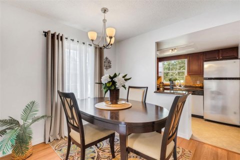 Condo in Saint Petersburg, Florida, 1 bedroom  № 1343480 - photo 13