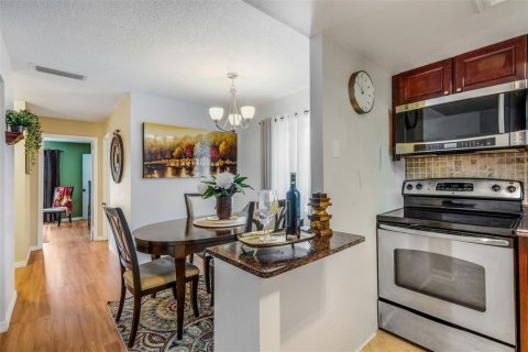 Condo in Saint Petersburg, Florida, 1 bedroom  № 1343480 - photo 17