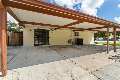 Casa en venta en Tampa, Florida, 5 dormitorios, 188.22 m2 № 1343482 - foto 2