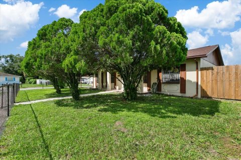 Villa ou maison à vendre à Tampa, Floride: 5 chambres, 188.22 m2 № 1343482 - photo 6