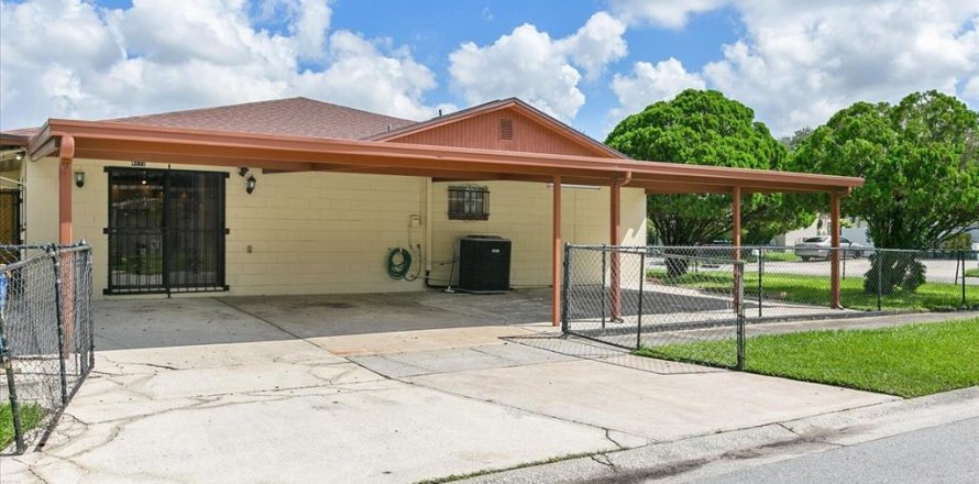 Villa ou maison à Tampa, Floride 5 chambres, 188.22 m2 № 1343482