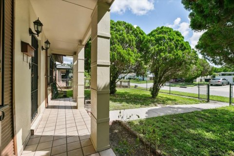 Villa ou maison à vendre à Tampa, Floride: 5 chambres, 188.22 m2 № 1343482 - photo 7