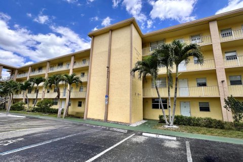 Copropriété à vendre à Boca Raton, Floride: 2 chambres, 78.04 m2 № 1074683 - photo 17