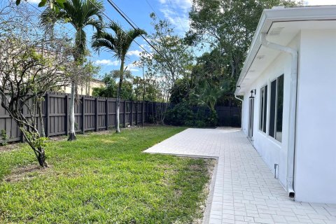 House in Boca Raton, Florida 3 bedrooms, 165.27 sq.m. № 1074726 - photo 1