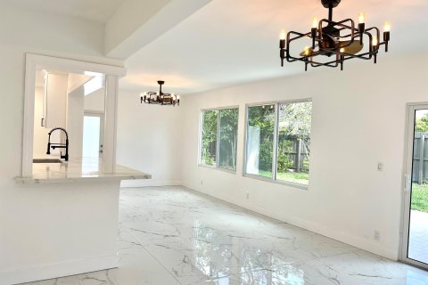 House in Boca Raton, Florida 3 bedrooms, 165.27 sq.m. № 1074726 - photo 13