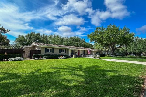 Casa en venta en Palmetto Bay, Florida, 4 dormitorios, 266.91 m2 № 1074555 - foto 2