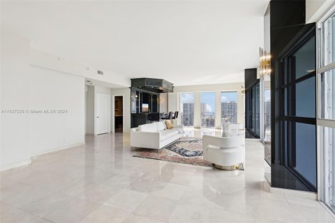 Condo in Aventura, Florida, 5 bedrooms  № 1325225 - photo 6