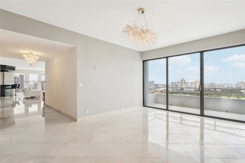 Copropriété à vendre à Aventura, Floride: 5 chambres, 499.07 m2 № 1325225 - photo 9