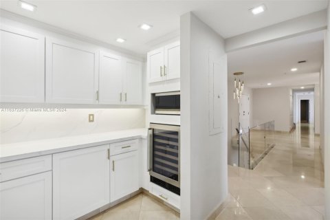 Condo in Aventura, Florida, 5 bedrooms  № 1325225 - photo 17