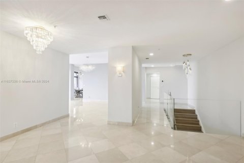 Copropriété à vendre à Aventura, Floride: 5 chambres, 499.07 m2 № 1325225 - photo 4