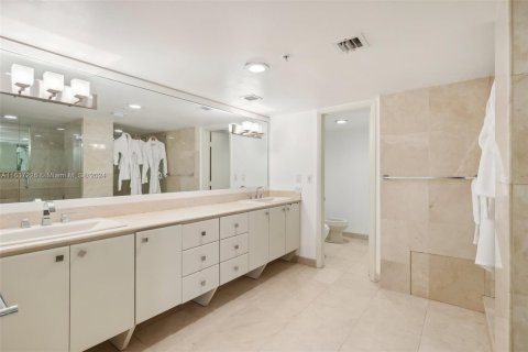 Condo in Aventura, Florida, 5 bedrooms  № 1325225 - photo 30