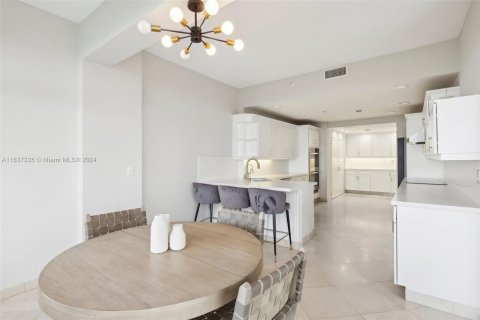 Copropriété à vendre à Aventura, Floride: 5 chambres, 499.07 m2 № 1325225 - photo 12