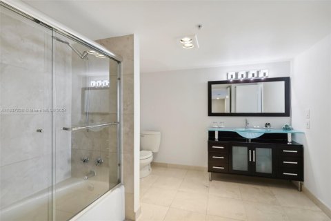 Condo in Aventura, Florida, 5 bedrooms  № 1325225 - photo 22