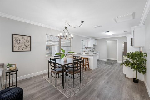 Casa en venta en Tampa, Florida, 4 dormitorios, 137.31 m2 № 1342173 - foto 8