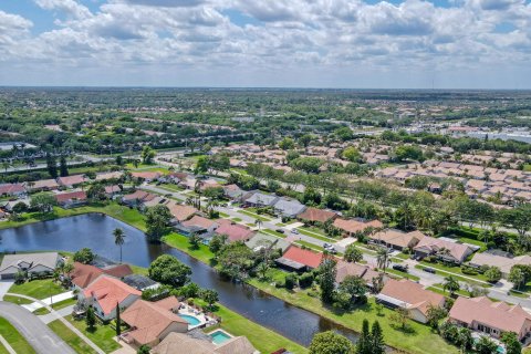 House in Boynton Beach, Florida 4 bedrooms, 199.65 sq.m. № 1074606 - photo 19