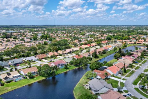 House in Boynton Beach, Florida 4 bedrooms, 199.65 sq.m. № 1074606 - photo 20