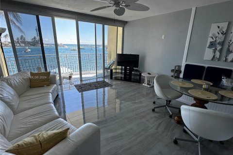 Copropriété à vendre à Pompano Beach, Floride: 1 chambre, 79.9 m2 № 1040485 - photo 14