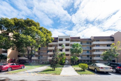 Condo in Lauderhill, Florida, 2 bedrooms  № 1031839 - photo 23